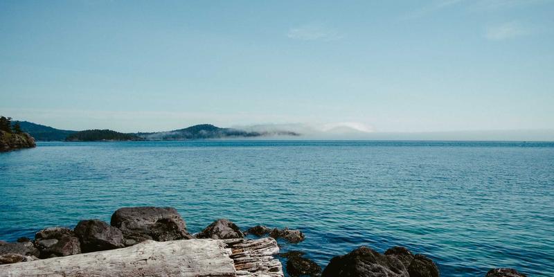 微商海外美妆货源全解析:跨境直邮、保税仓、现货三大模式,哪种最适合你?